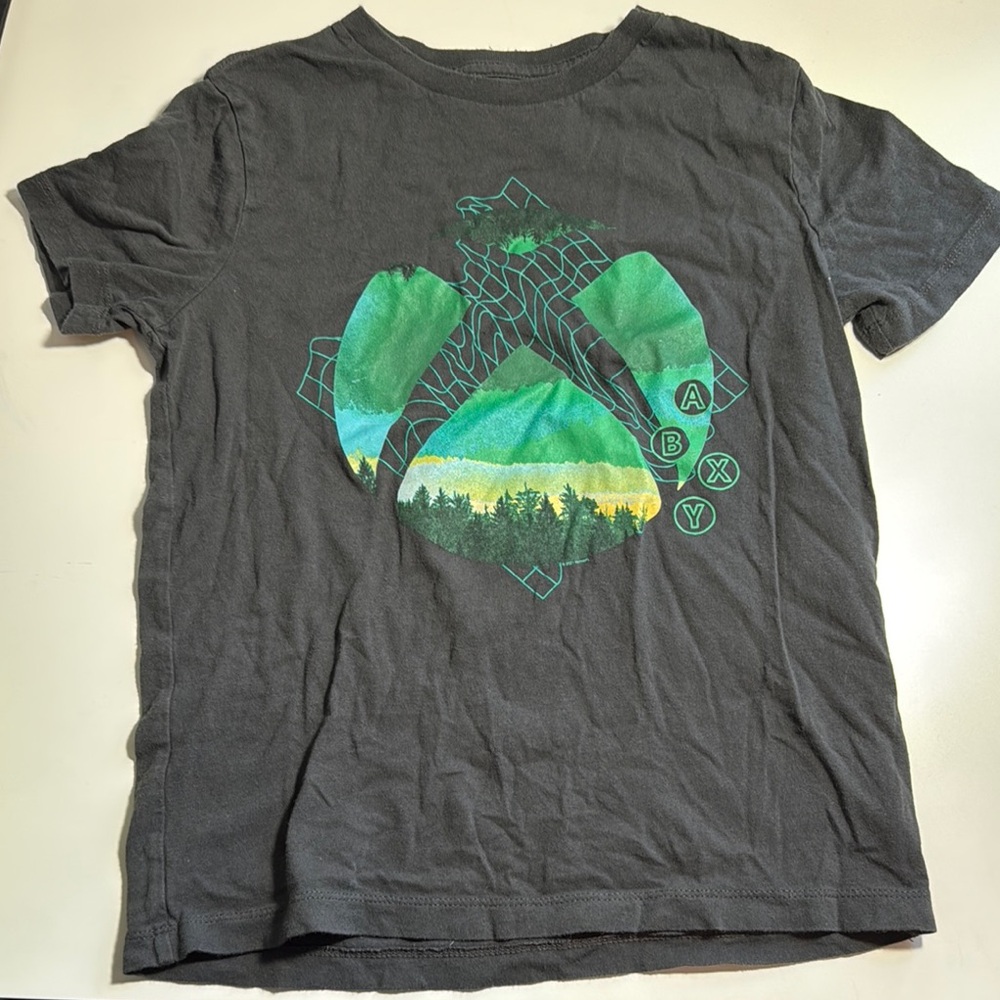 Old Navy Xbox gamer Graphic Tee with Green Mountain Design